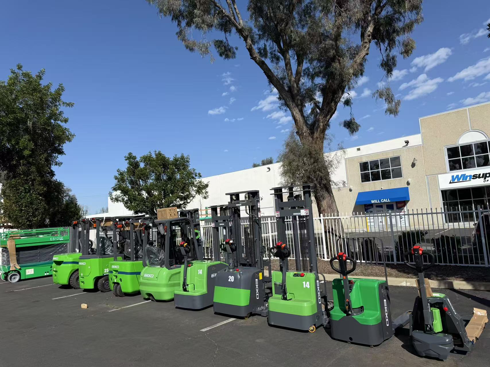 EKKO Material Handling Equipment - Image 3